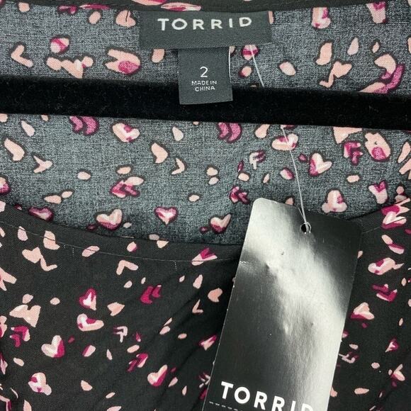 Torrid Challis Twist Front Paisley Black White Print Long Sleeve Crewneck Top - Picture 5 of 7